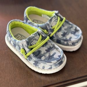 Brand New HeyDude Wally Toddler size 5.